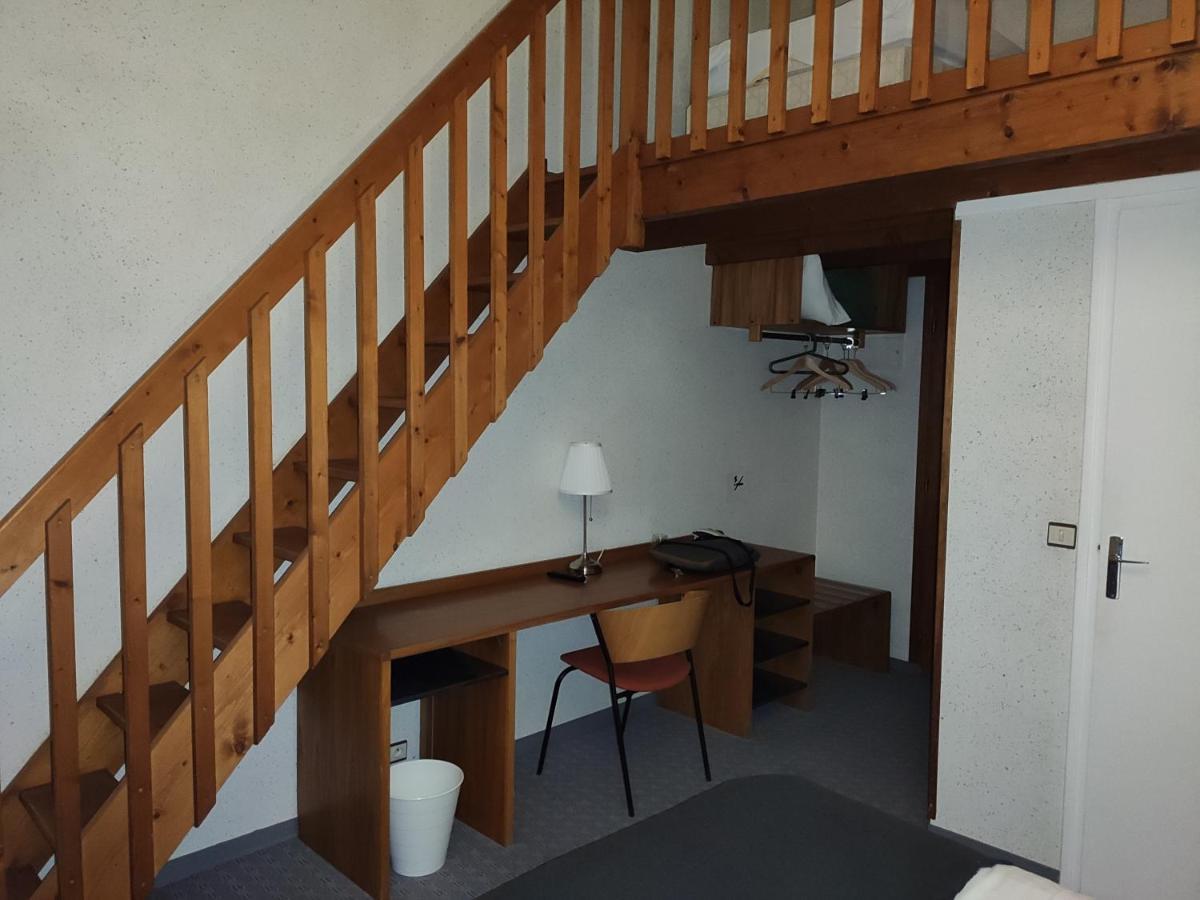 Les Dineux Village Trémeur Esterno foto
